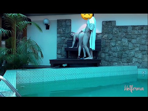 ❤️ El cap convida la criada a la piscina, però no va poder resistir-se a una calor ❌ Sexe de qualitat al ca.wassell.ru